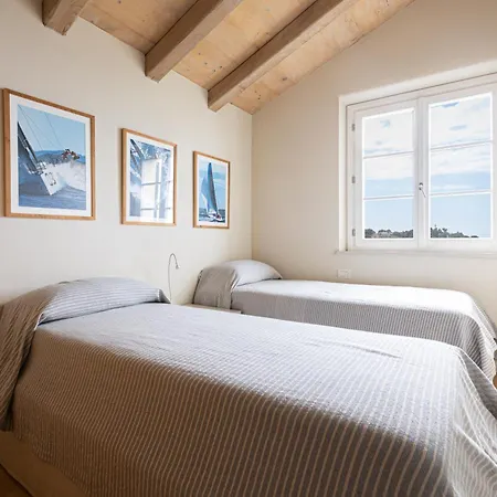 Country & Sea By Portofinovacanze زواليي